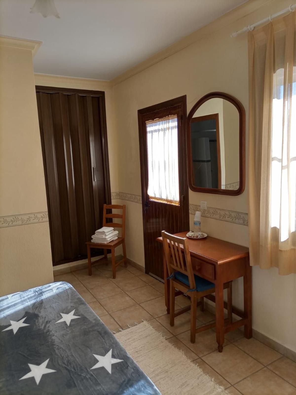 Venta De Abajo Hotel El Castillo de las Guardas Room photo