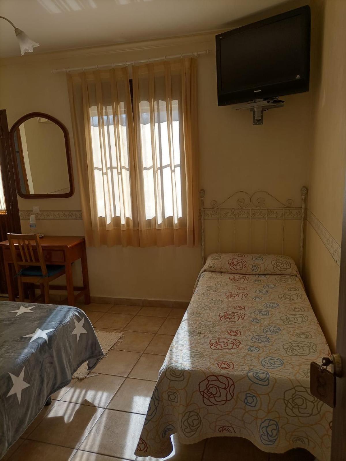 Venta De Abajo Hotel El Castillo de las Guardas Room photo